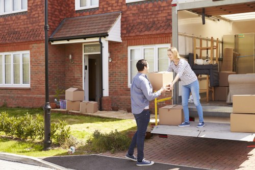 Professional packing and unpacking services in Colindale for a smooth home move